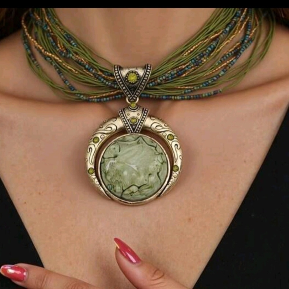 Beautiful Beaded Hand Woven Pendant Choker Necklace New!